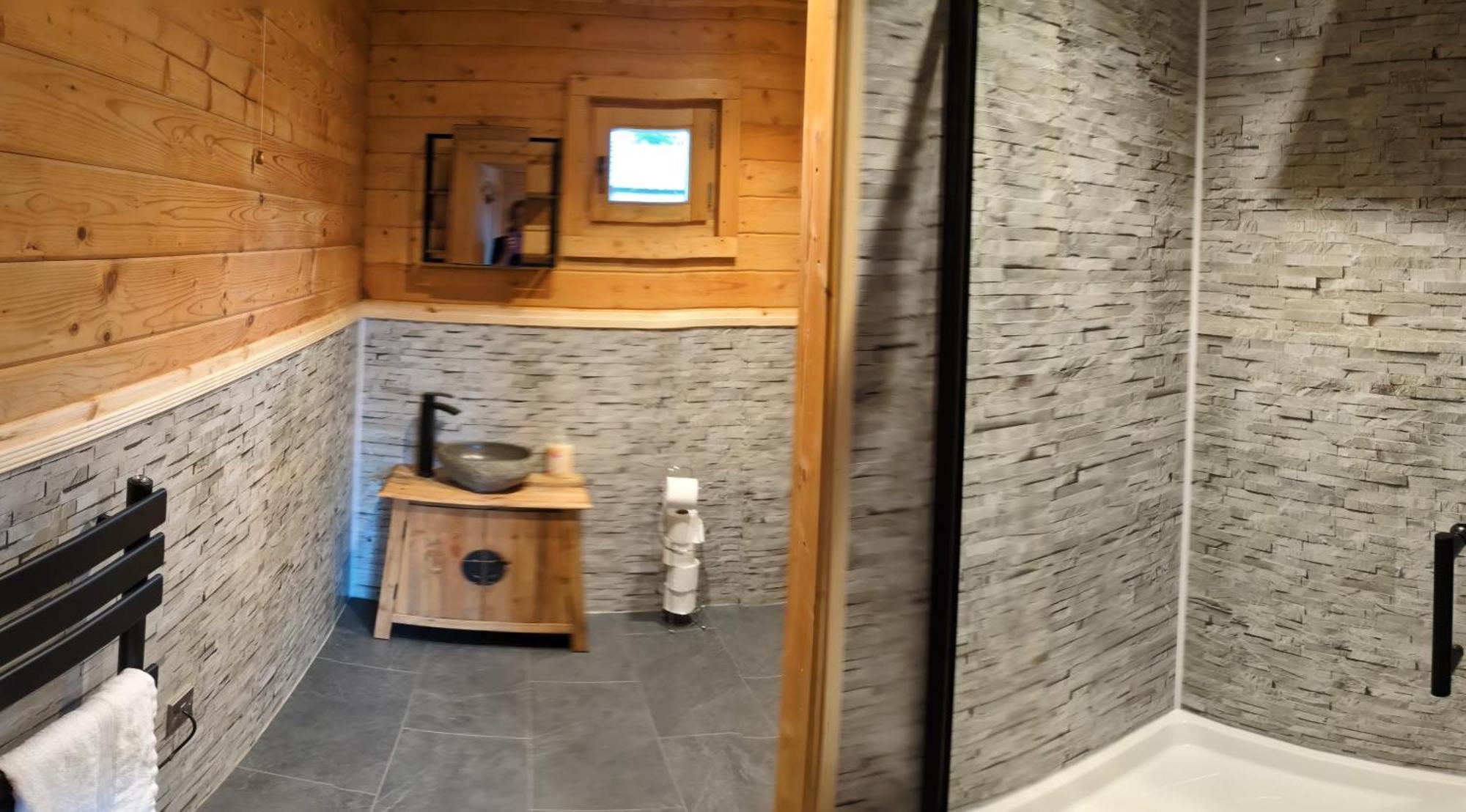 Rustic Lodge Retreat At Riverview Holiday Park Newcastleton エクステリア 写真