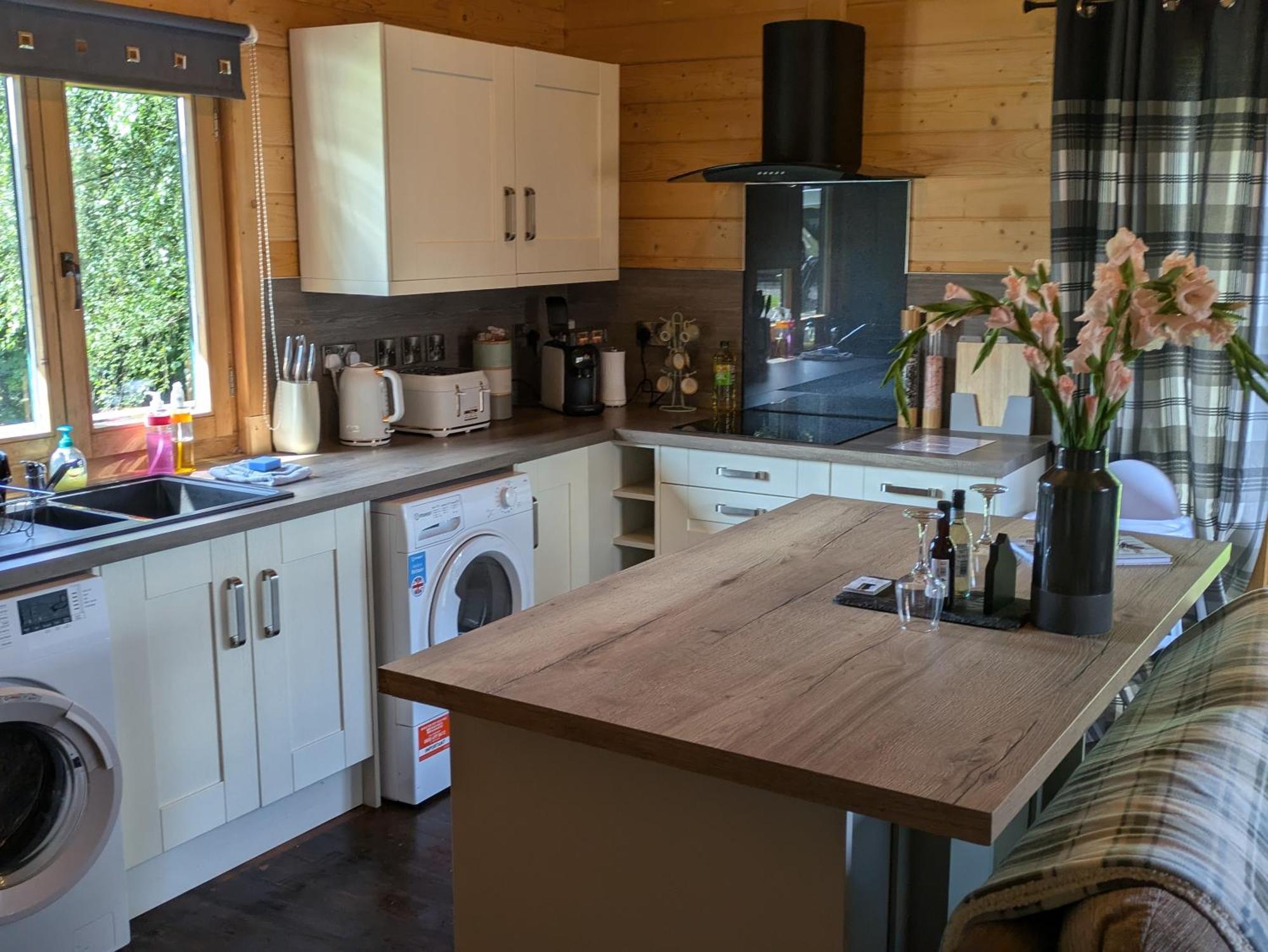 Rustic Lodge Retreat At Riverview Holiday Park Newcastleton エクステリア 写真