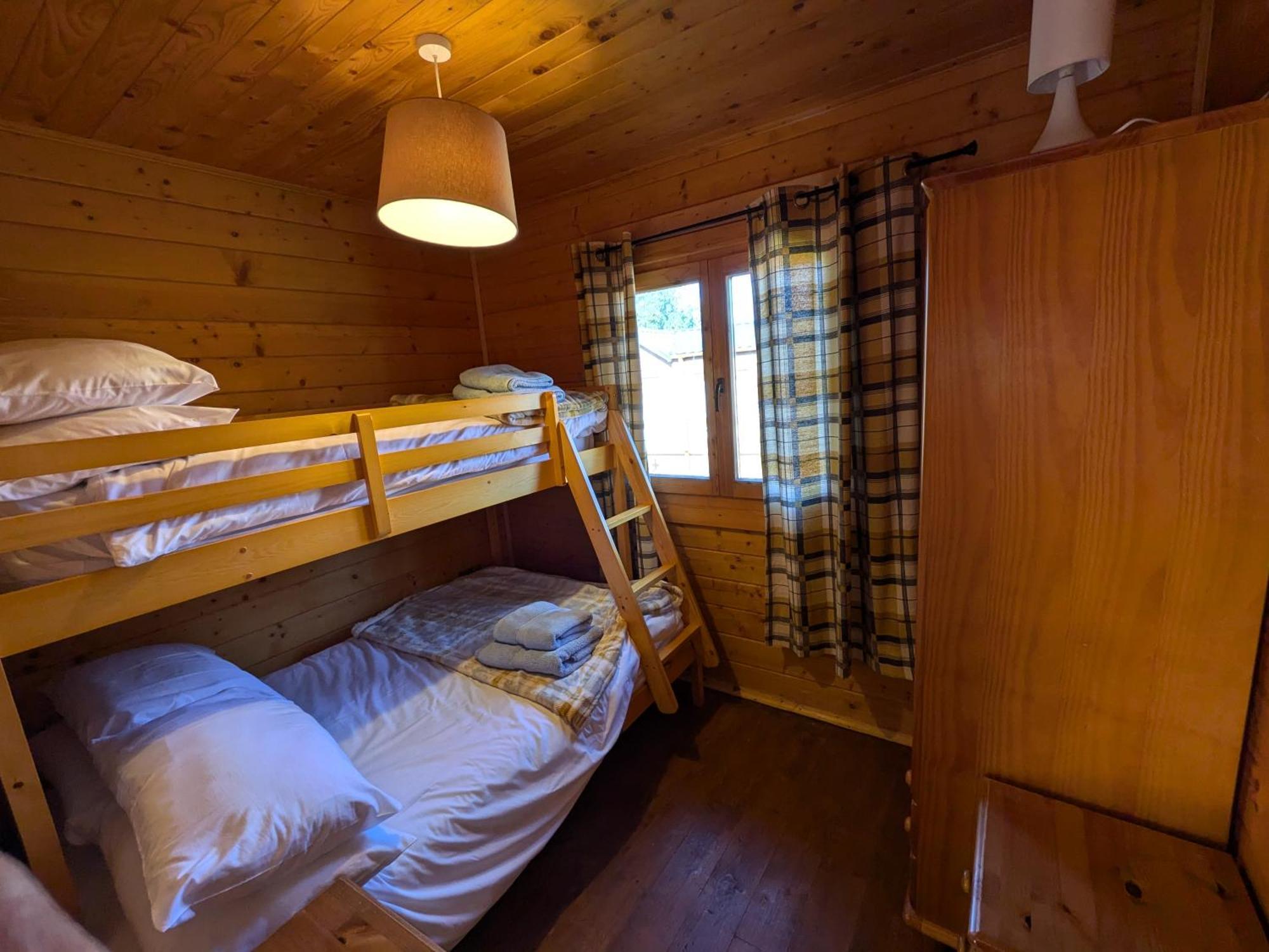 Rustic Lodge Retreat At Riverview Holiday Park Newcastleton エクステリア 写真